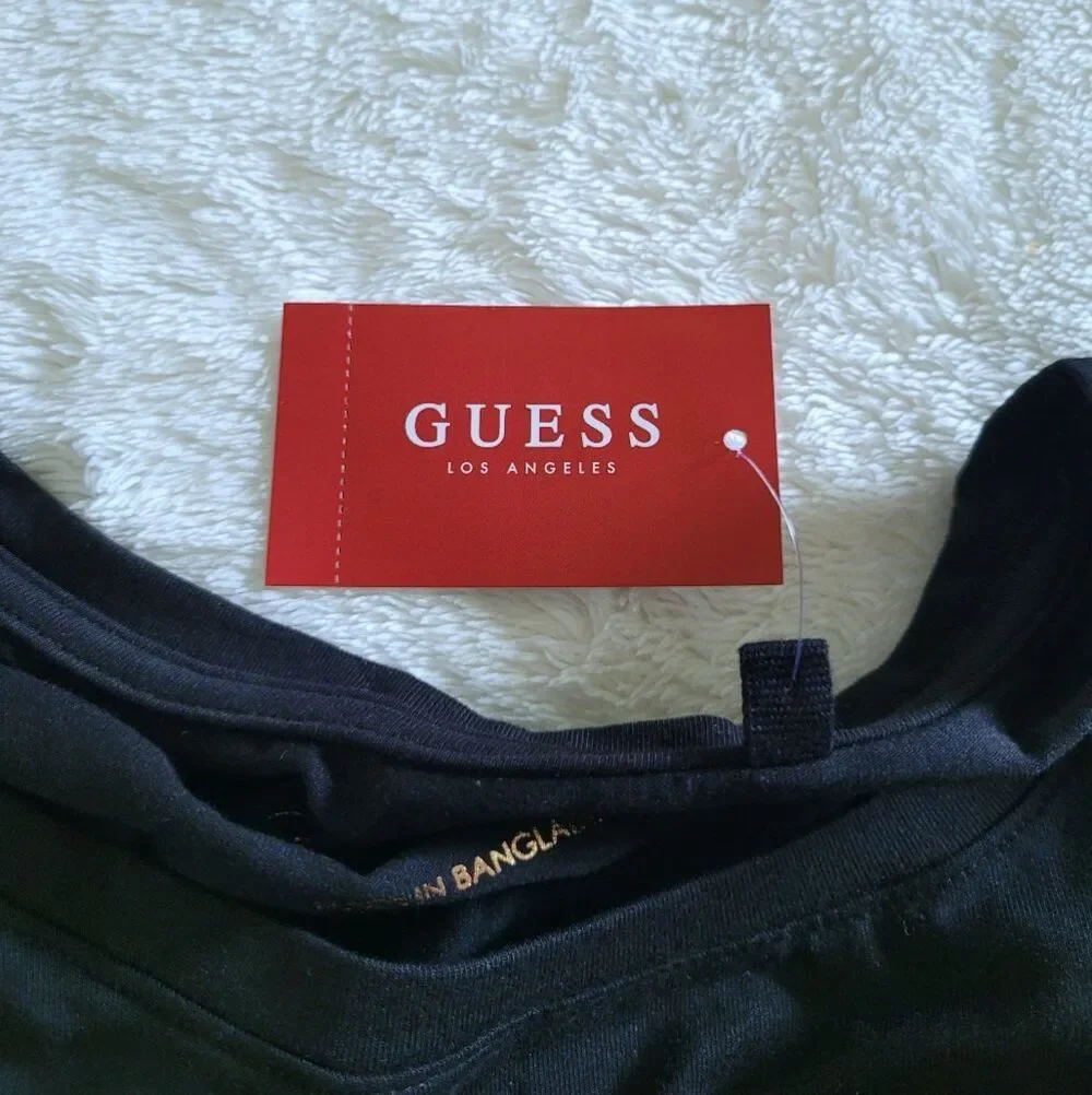 Guess❓Jet Black🖤 Carrie Floral💐 Logo Tee👕 - NWT